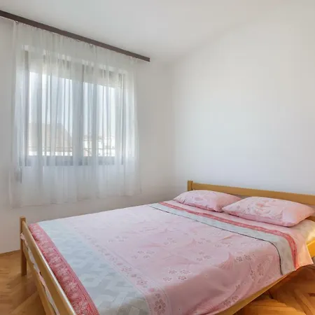 Apartment Nadya *